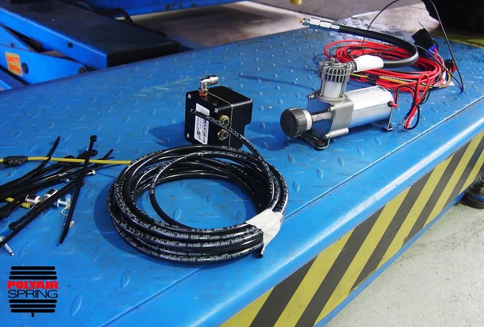 Wireless Air Compressor for Polyair Airbags Kits 2.jpg Photo by go2spacebucket Photobucket